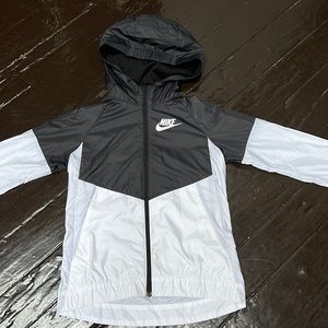 Nike jacket kids size small perfect condition